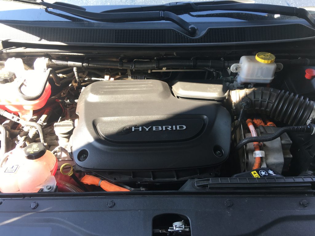 Chrysler Pacifica Hybrid Odpala Silnik Podczas Postoju. - Fiat 500E Serwis